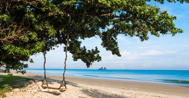 Praia balança azul mar